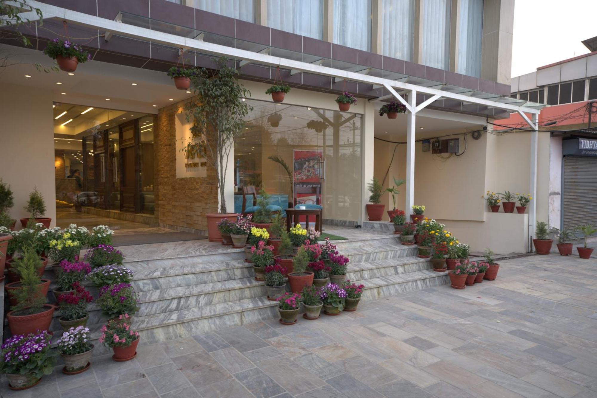 Apex Business Hotel - Tribhuvan International Airport, Kathmandu Exterior photo